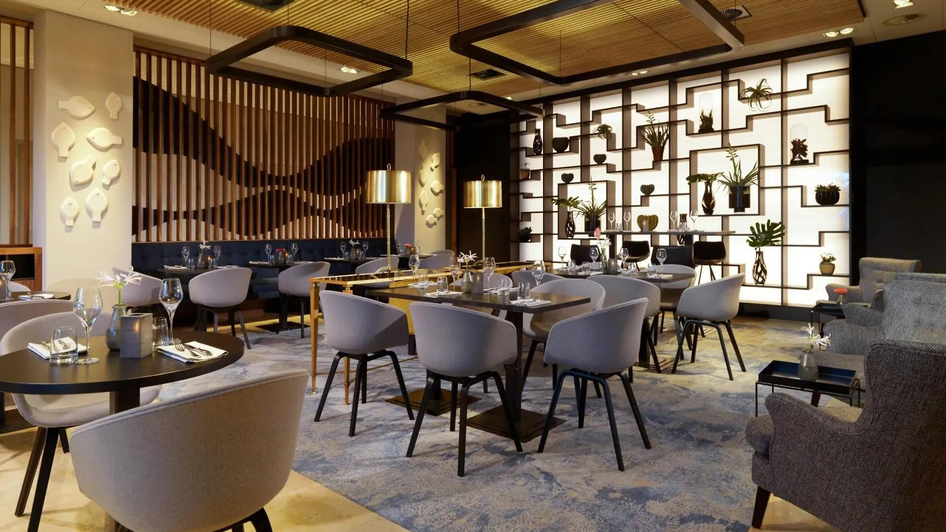 Rotterdam Marriott Hotel 5*,