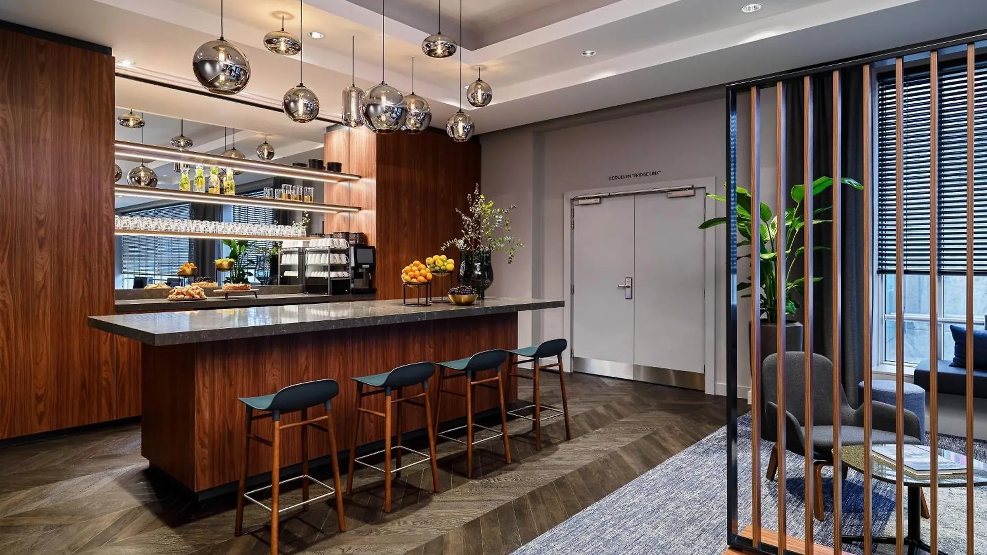 Rotterdam Marriott Hotel 5*,